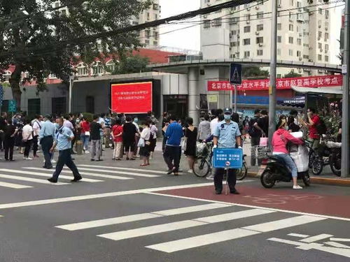 科技賦能城市管理 1100余個路側(cè)車位助力中考停車，智慧軟件精準服務(wù)